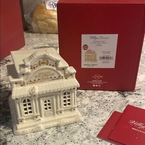 Lenox Mistletoe Park Ice Cream Parlor